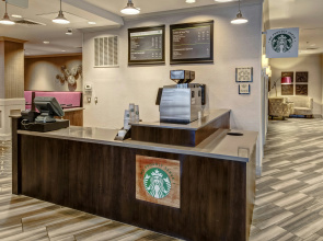 DoubleTree by Hilton Hotel Decatur Riverfront
