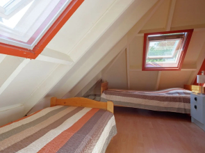 Detached, 6-Person House in a Quiet Holiday Park Nearby Ouddorp