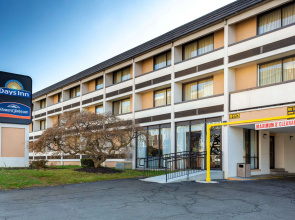 Days Inn by Wyndham College Park