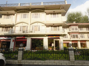 OYO 18674 Airport Inn Hotel