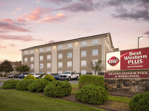 Best Western Plus Crossroads Inn & Suites