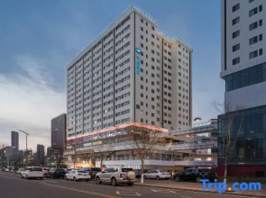 HanTing Hotel (Datong South Railway Station Fantawild Adventure)