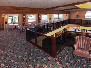 Grand Marquis Waterpark Hotel & Suites