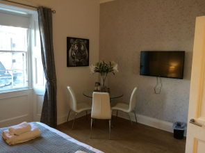 Hanover 71 Suites