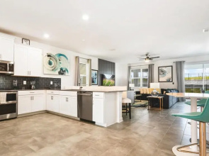 Striking Championsgate 10br Villa Pool spa Disney, Kissimmee