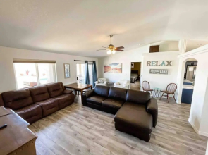 PRIVATE VIEW ON THE LAKE SIDE OF 95! Sleeps 16