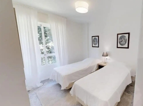 Modern Apartment Near Puerto Banus