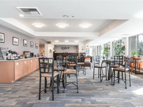 Marshall Suites Bainbridge Island, SureStay Collection by BW