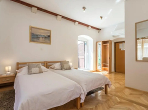 Carrara Accommodation