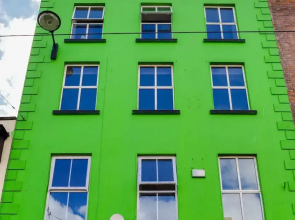 Half-Penny Bridge Apartments