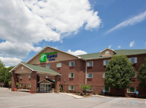Holiday Inn Express & Suites Center Township by IHG