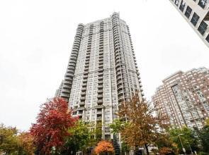 Sarkar Suites - 310 Burnhamthorpe Road