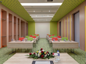 Al Khoory Atrium Hotel
