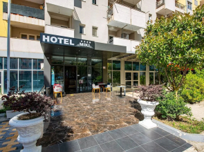 Hotel Miki