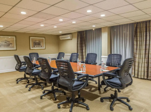 Wyndham Garden Hotel Newark Airport