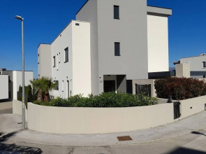 Exclusive pool villa with view