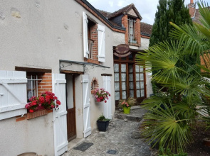 House With one Bedroom in Mer, With Enclosed Garden and Wifi
