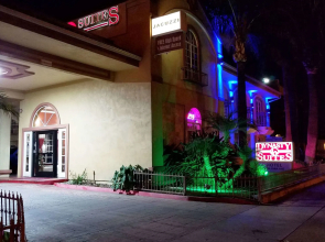 Dynasty Suites Hotel Riverside