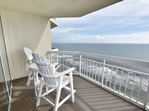 1410 Waters Edge Resort 1 Bedroom Condo by RedAwning