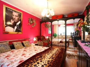 ID 4402 - Private Rooms