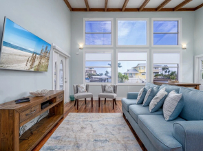 621 Estero - Charming Cozy Cottage by Coastal Vacation Properties