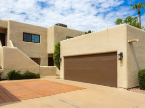 New Listing! “Phoenix Rose” On The Fairway Townhouse