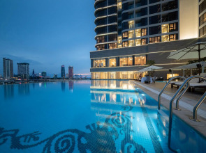 Melia Vinpearl Danang Riverfront