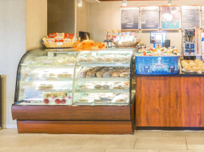 Wyndham Garden Hotel Newark Airport