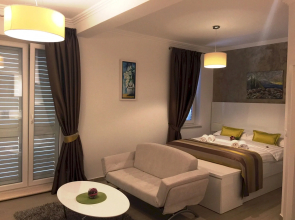 Boutique Pine Tree apartments