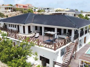 Villa Milonga - Beautiful Villa With Pool Near the Beach