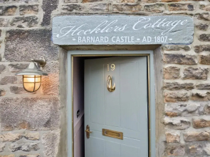 Host Stay Hecklers Cottage