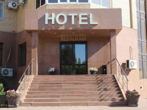 Azat Hotel