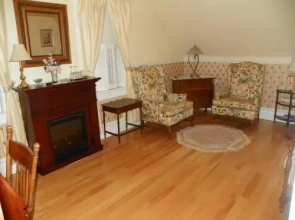 Azelia Farmhouse Bed & Breakfast