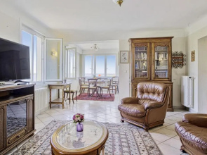 Charming flat w terrace in front of the ocean in Ciboure - Welkeys