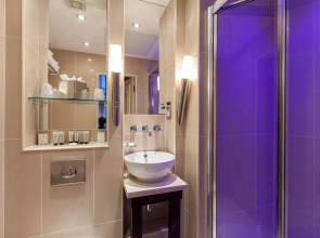 Park Grand Paddington Court