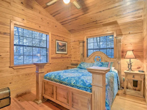 Hochatown Hideaway w/ Hot Tub, Grill & Fire Pit!
