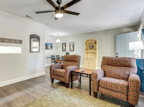 Charming Tallahassee Townhouse ~ 3 Mi to Fsu!