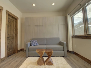 5th Ave Unit 2 Studio townhouse