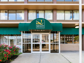Quality Inn & Suites Cincinnati Downtown Area