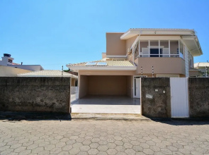 Casa com Piscina Morro das Pedras