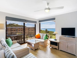 Promenade, Unit 12/ 8 Intrepid Close
