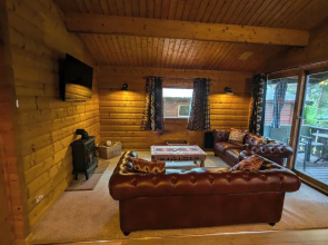 Pineshadow Lodge-dog Friendly, Kenwick Park, Louth