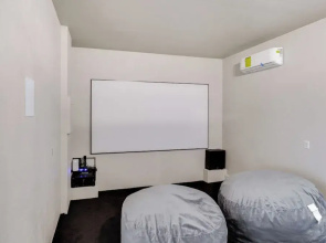 7 Mi to Fremont Street: Spacious Vegas Home!