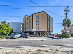 Beach Lovers' Haven: Oceanfront Condo w/ Pool!