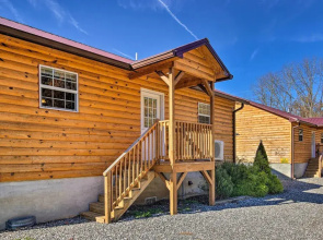 8 Mi to Great Smoky Mtn National Park: Cozy Cabin