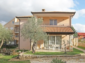 Apartment 110 Selo