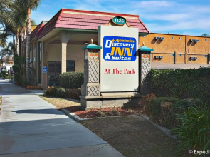 Anaheim Discovery Inn & Suites