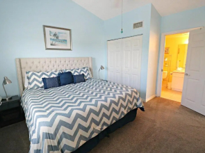 Ocean Village Club L33