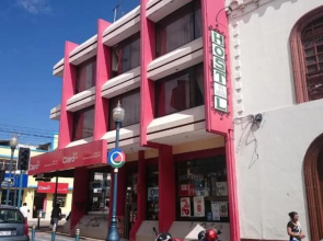 Flying Donkey Hostal - Hostel