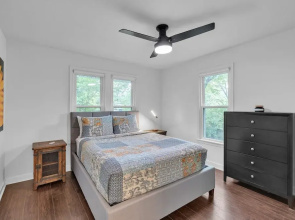 Relax And Unwind In The Heart Of Fayetteville 2 Bedroom Home
